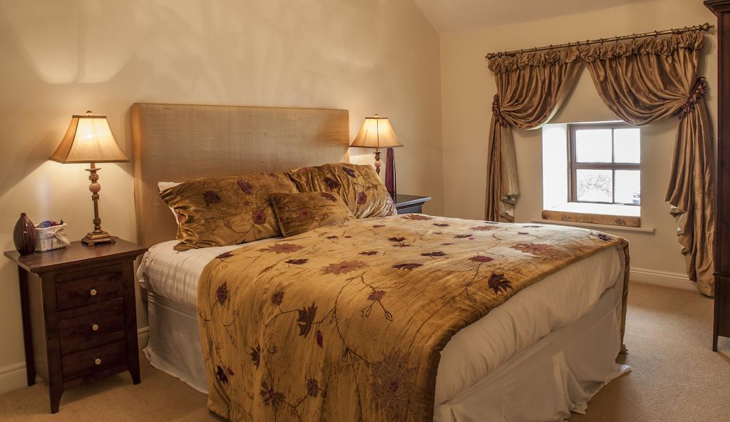 New Forest Estate Lodges Tyrrellspass エクステリア 写真