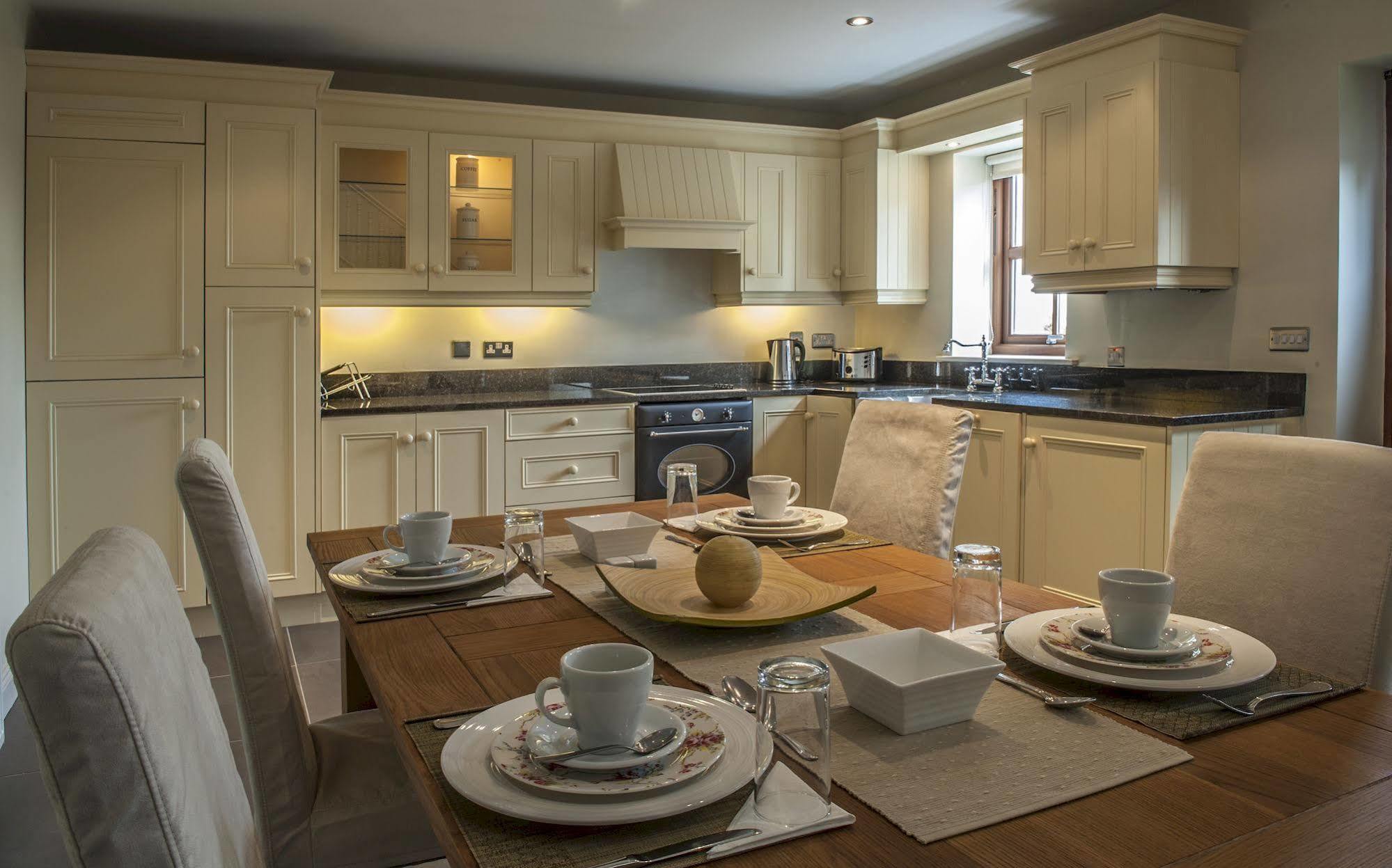 New Forest Estate Lodges Tyrrellspass エクステリア 写真